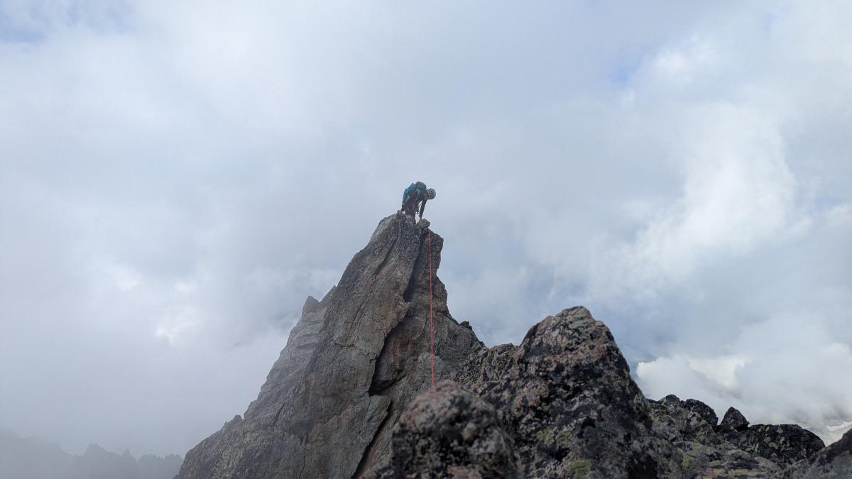Sur l'arête