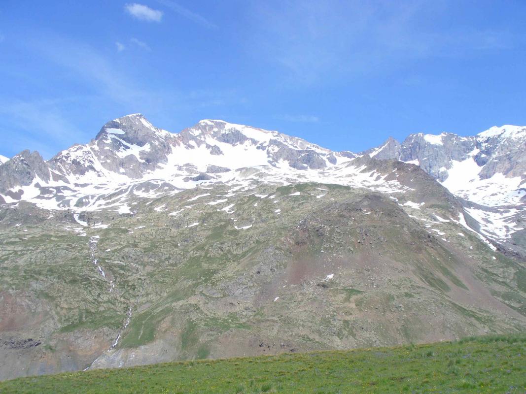 Vue sur lac et glacier des Quirlies