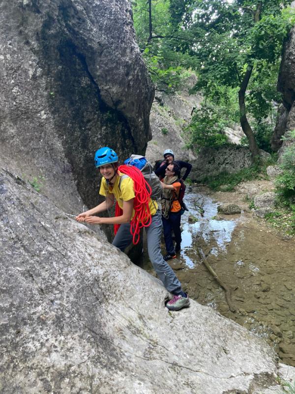 Approche sympa dans les gorges