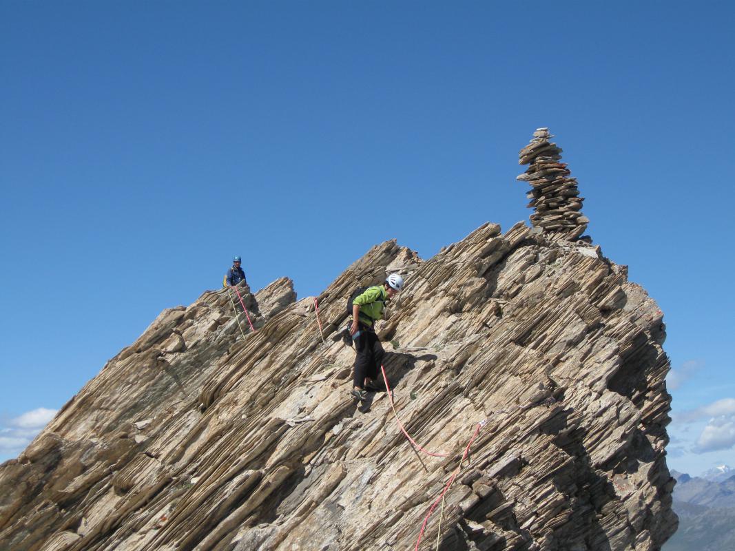 sur l'arête
