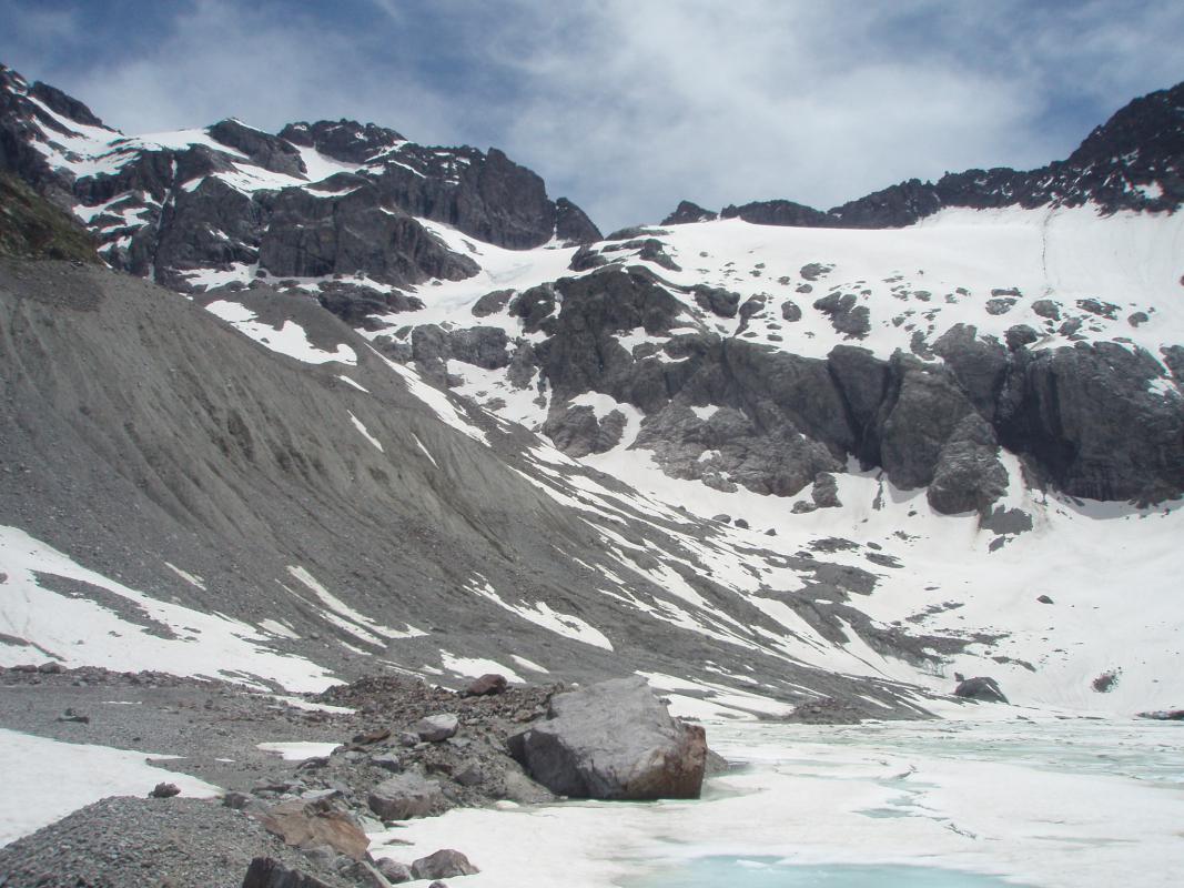Pointe et Glacier de la Muande, la brèche à gauche