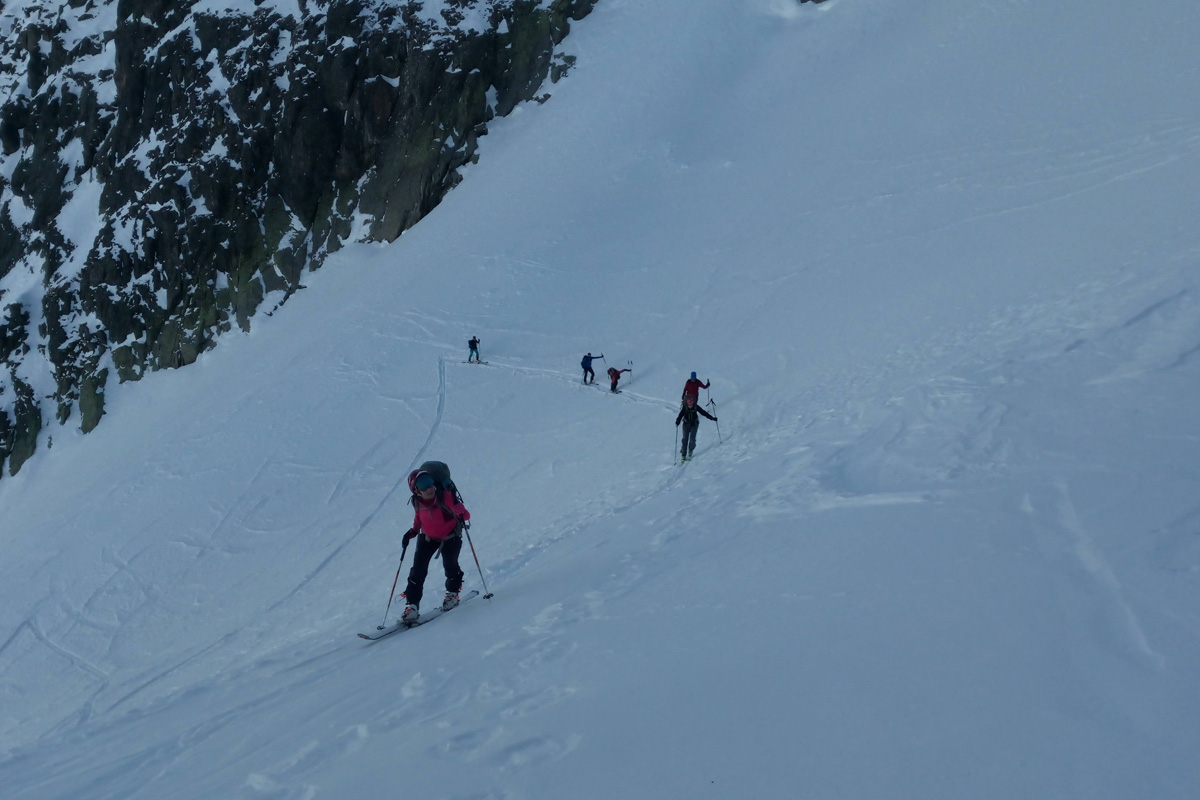 Dans la montée de la moraine