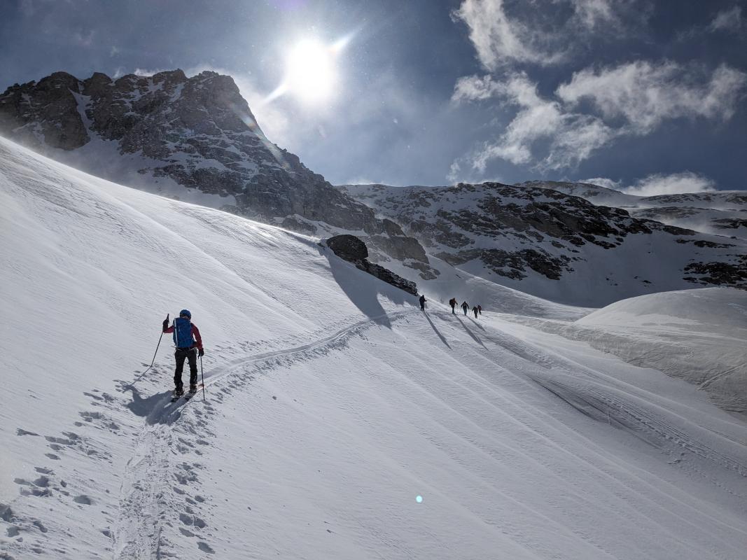 Montée au Col de l'Agnel, dans le vent...